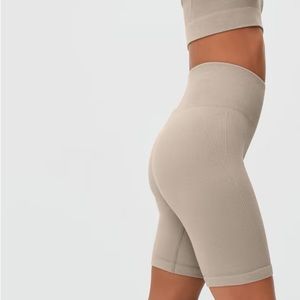 Everlane The Seamless Bike Short